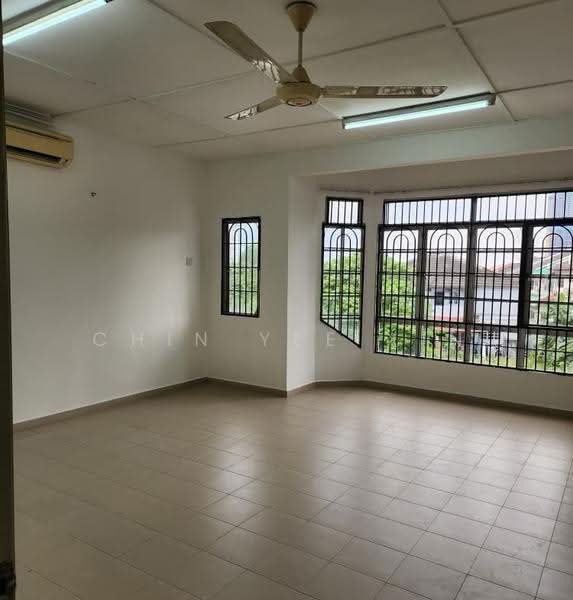 2-storey Terraced House for Sale in BANDAR PUCHONG JAYA (Puchong) - Chin Yee Xin - Living Room - PropertyGuru.com.my