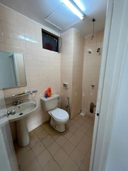 Apartment for Rent at Kempas Apartment - Gaily Tay - Bathroom - PropertyGuru.com.my