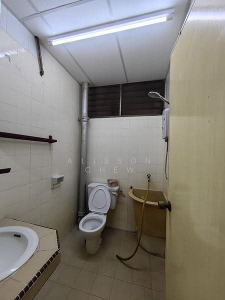 Condominium for Rent at Arratoon Court - Alisson Chew - Bathroom - PropertyGuru.com.my