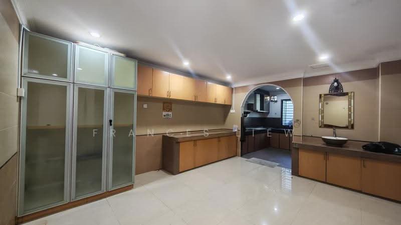 Rumah Teres 2-Tingkat untuk Dijual di Bandar Putra Permai (Seri Kembangan) - Frances Liew - Kitchen - PropertyGuru.com.my
