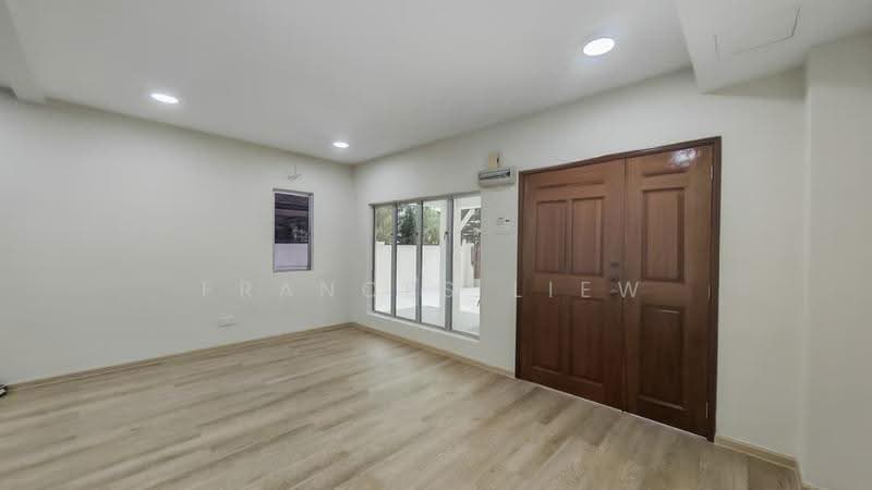 Rumah Teres 2-Tingkat untuk Dijual di Bandar Putra Permai (Seri Kembangan) - Frances Liew - Living Room - PropertyGuru.com.my