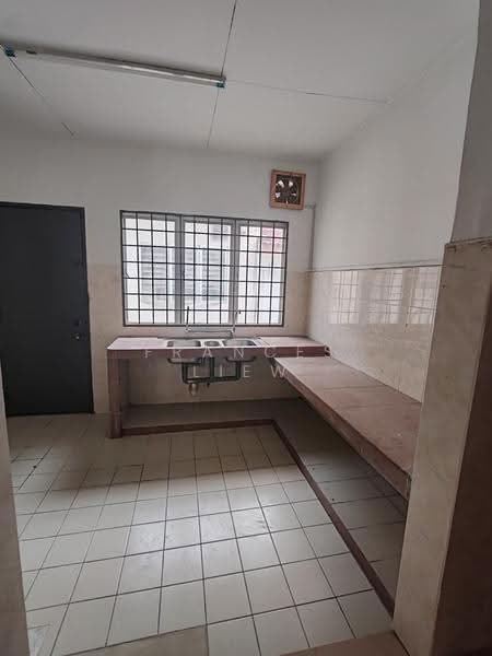 2-storey Terraced House for Sale in Taman Puncak Jalil (Seri Kembangan) - Frances Liew - Kitchen - PropertyGuru.com.my
