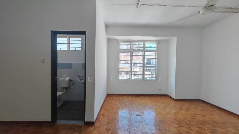 2-storey Terraced House for Sale in Taman Puncak Jalil (Seri Kembangan) - Frances Liew - Bathroom - PropertyGuru.com.my
