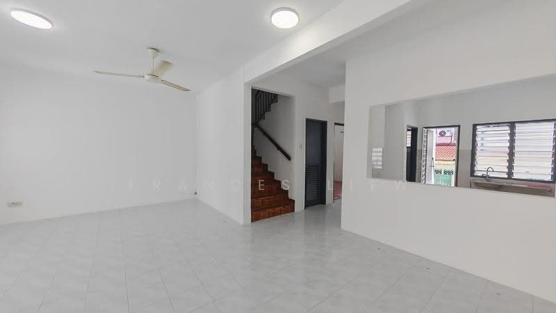 2-storey Terraced House for Sale in Taman Puncak Jalil (Seri Kembangan) - Frances Liew - Living Room - PropertyGuru.com.my