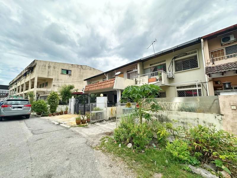 2-storey Terraced House for Sale in Taman Batu Caves (Batu Caves) - Abid Sabarudin - Exterior - PropertyGuru.com.my
