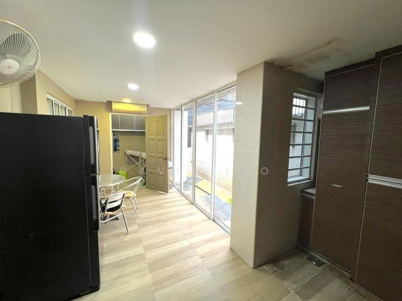 2-storey Terraced House for Rent in Bangsar (Kuala Lumpur) - David Lao - Kitchen - PropertyGuru.com.my