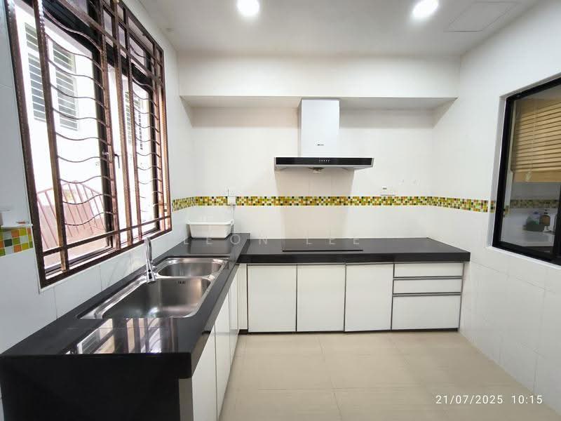 2-storey Terraced House for Rent in Bandar Kinrara Seksyen 5 (Bandar Kinrara) - Leon Lee - Kitchen - PropertyGuru.com.my
