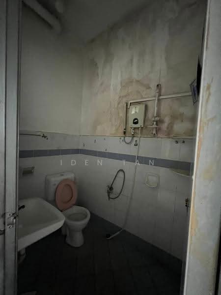 2-storey Terraced House for Sale in Taman Nusa Bestari (Iskandar Puteri (Nusajaya)) - Iden Tan - Bathroom - PropertyGuru.com.my
