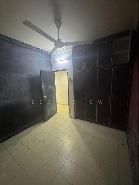 Pangsapuri untuk Dijual di Mesra Villa - Eson Chew - Bedroom - PropertyGuru.com.my