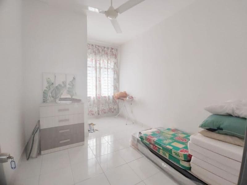 2-storey Terraced House for Sale in Gelang Patah (Johor) - Angie Tan - Bedroom - PropertyGuru.com.my