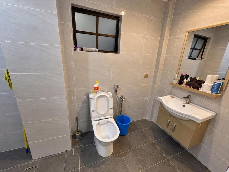 Rumah Berkembar untuk Dijual di Bandar Sungai Long (Selangor) - Shanny Tan - Bathroom - PropertyGuru.com.my