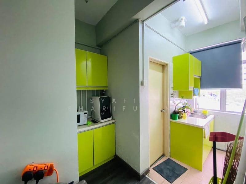 Office for Sale in Seksyen 13 (Shah Alam) - Syafiq Sharifudin - Kitchen - PropertyGuru.com.my