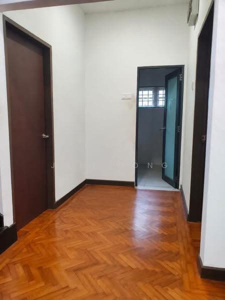 Rumah Banglo untuk Dijual di Taman Overseas Union (Taman Oug) (Jalan Klang Lama (Old Klang Road)) - Joey Wong - Corridor - PropertyGuru.com.my