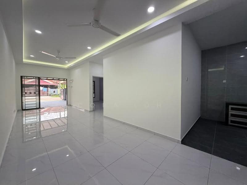 1-storey Terraced House for Sale in Taman Pulai Indah (Johor Bahru) - Cora Loh - Living Room - PropertyGuru.com.my
