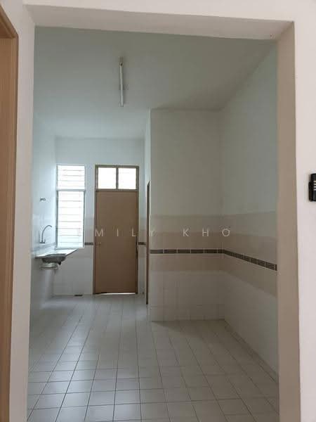 Rumah Teres 2-Tingkat untuk Dijual di Setia Alam (Selangor) - Emily Kho - Kitchen - PropertyGuru.com.my