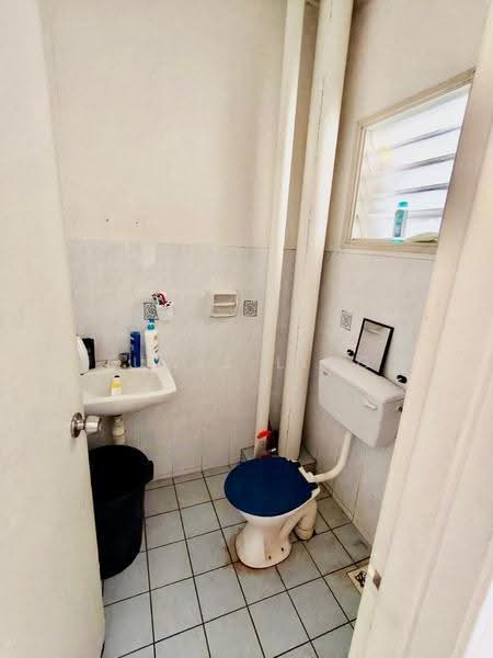 Apartment for Rent at Semarak Apartment - Luwis Ling - Bathroom - PropertyGuru.com.my