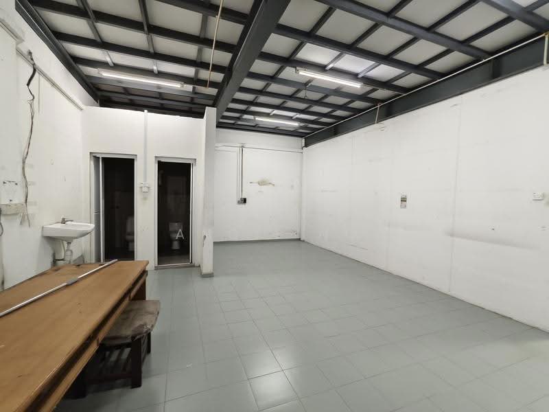 Factory for Rent in Taman Merdeka (Batu Berendam) - Angie Ng - Bathroom - PropertyGuru.com.my