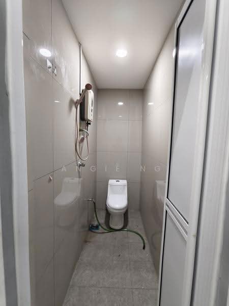 Factory for Rent in Taman Merdeka (Batu Berendam) - Angie Ng - Bathroom - PropertyGuru.com.my