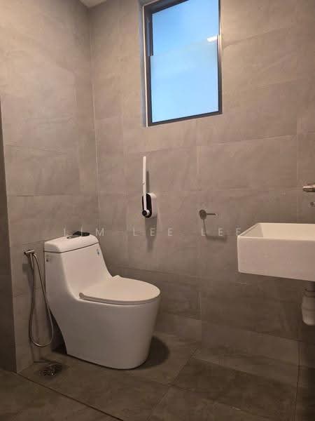 Kediaman Servis untuk Disewa di Sunsuria Forum - Lim Lee Lee - Bathroom - PropertyGuru.com.my