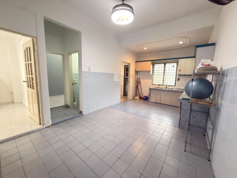 2-storey Terraced House for Sale in Taman Cheng Perdana (Cheng) - Joan Low - Kitchen - PropertyGuru.com.my