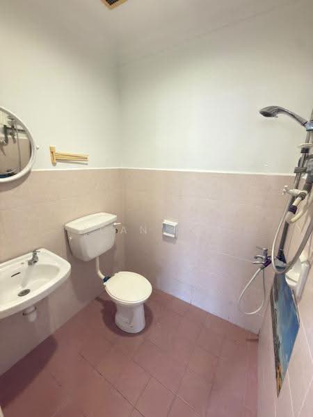2-storey Terraced House for Sale in Taman Cheng Perdana (Cheng) - Joan Low - Bathroom - PropertyGuru.com.my