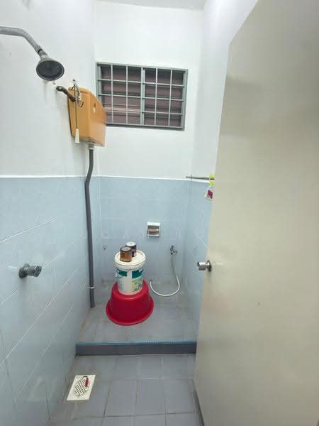 2-storey Terraced House for Sale in Taman Cheng Perdana (Cheng) - Joan Low - Bathroom - PropertyGuru.com.my