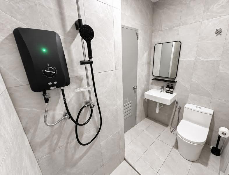 Kediaman Servis untuk Dijual di The Suite - Sean Ch’ng - Bathroom - PropertyGuru.com.my