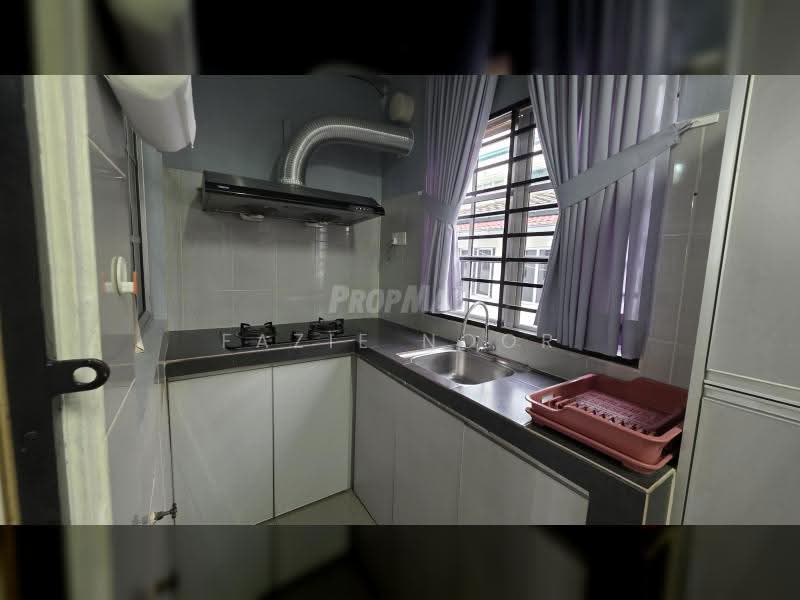 2-storey Terraced House for Sale in Usj 18 (Subang Jaya) - Fazie Noor - Kitchen - PropertyGuru.com.my