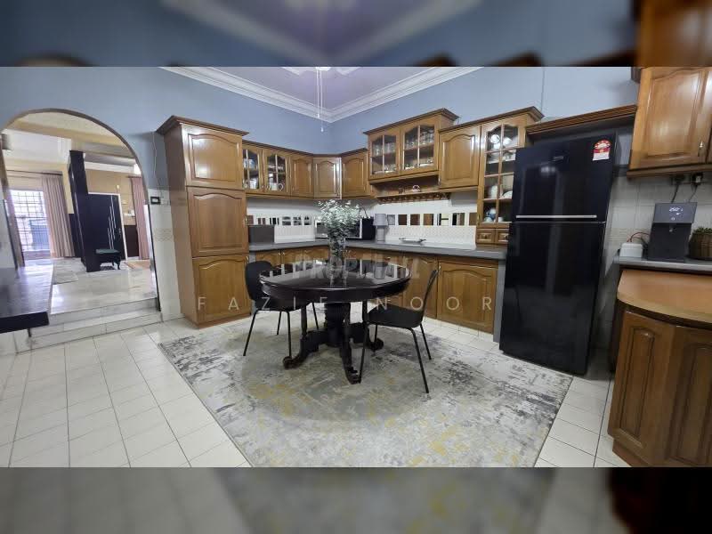 2-storey Terraced House for Sale in Usj 18 (Subang Jaya) - Fazie Noor - Kitchen - PropertyGuru.com.my