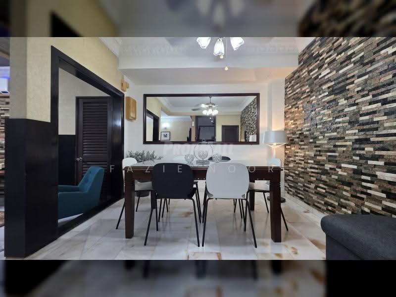 2-storey Terraced House for Sale in Usj 18 (Subang Jaya) - Fazie Noor - Dining Room - PropertyGuru.com.my