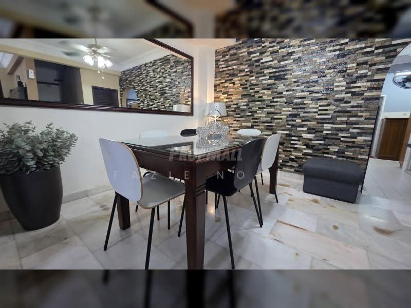 2-storey Terraced House for Sale in Usj 18 (Subang Jaya) - Fazie Noor - Dining Room - PropertyGuru.com.my