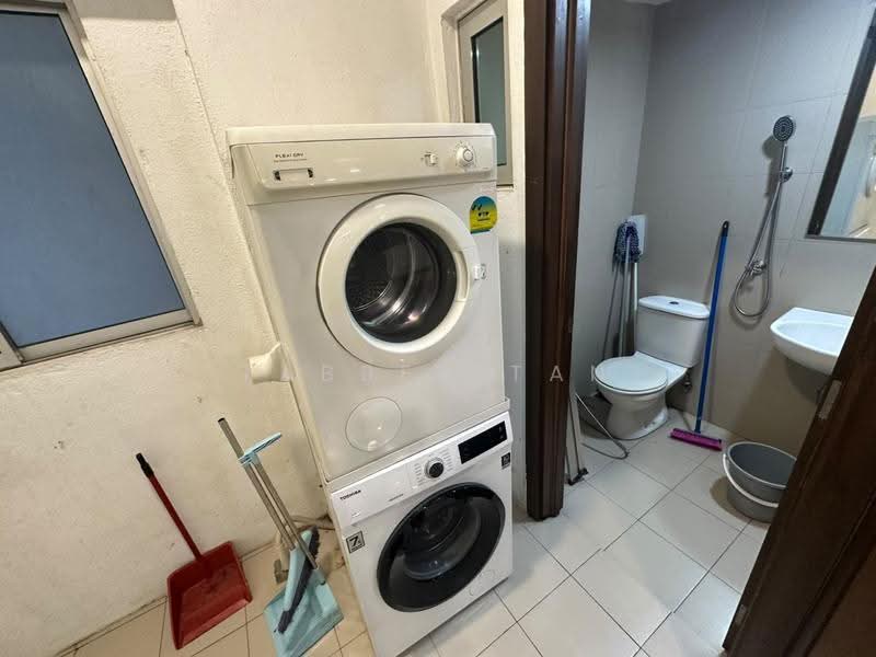Kediaman Servis untuk Disewa di Regalia Residence - Tabber Tan - Bathroom - PropertyGuru.com.my