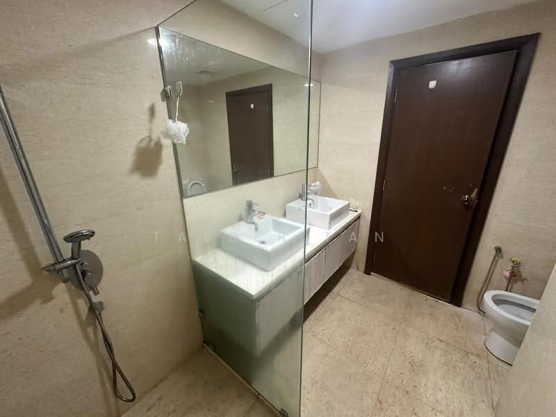 Kediaman Servis untuk Disewa di Regalia Residence - Tabber Tan - Bathroom - PropertyGuru.com.my
