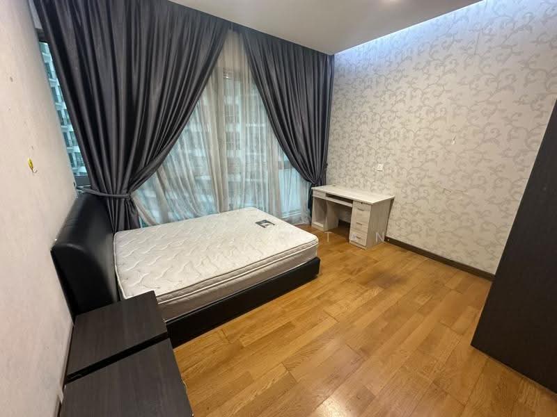 Kediaman Servis untuk Disewa di Regalia Residence - Tabber Tan - Bedroom - PropertyGuru.com.my