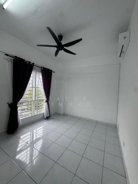 Pangsapuri untuk Disewa di Trifolia - Jacob Simmon - Living Room - PropertyGuru.com.my