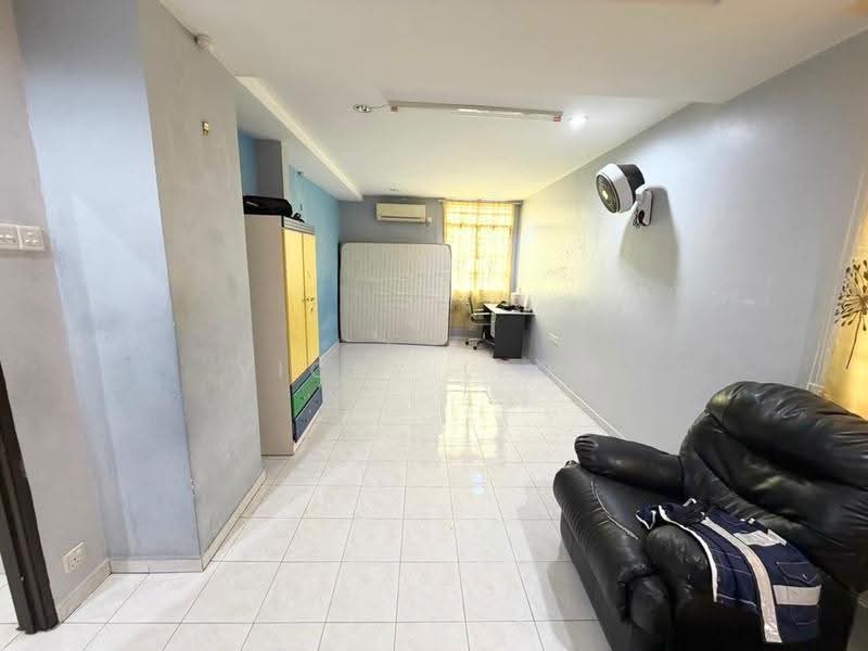 Semi-Detached House for Sale in Taman Idaman (Simpang Ampat) - Vicky Leow - Living Room - PropertyGuru.com.my