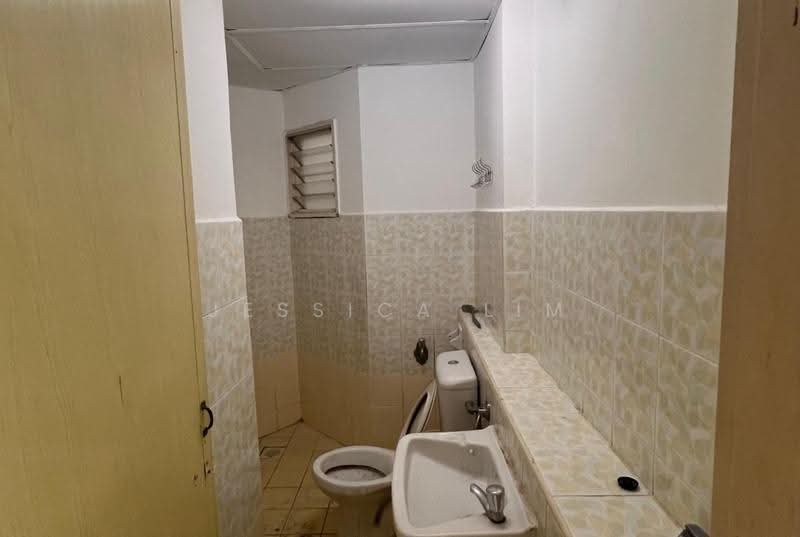 Kondominium untuk Dijual di Menara Menjalara - Jessica Lim - Bathroom - PropertyGuru.com.my