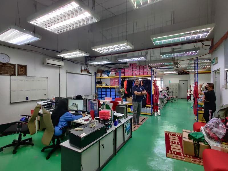 Terrace Factory for Sale in Taman Overseas Union (Taman Oug) (Jalan Klang Lama (Old Klang Road)) - Dennis Chang - Study - PropertyGuru.com.my
