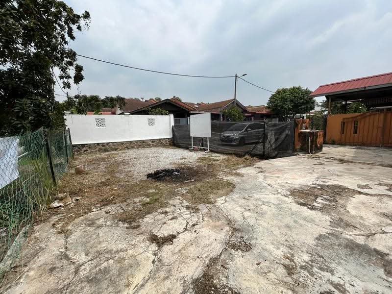 1-storey Terraced House for Sale in Taman Amansari Rahman Putra (Rawang) - Zuraina Rajudin - Exterior - PropertyGuru.com.my