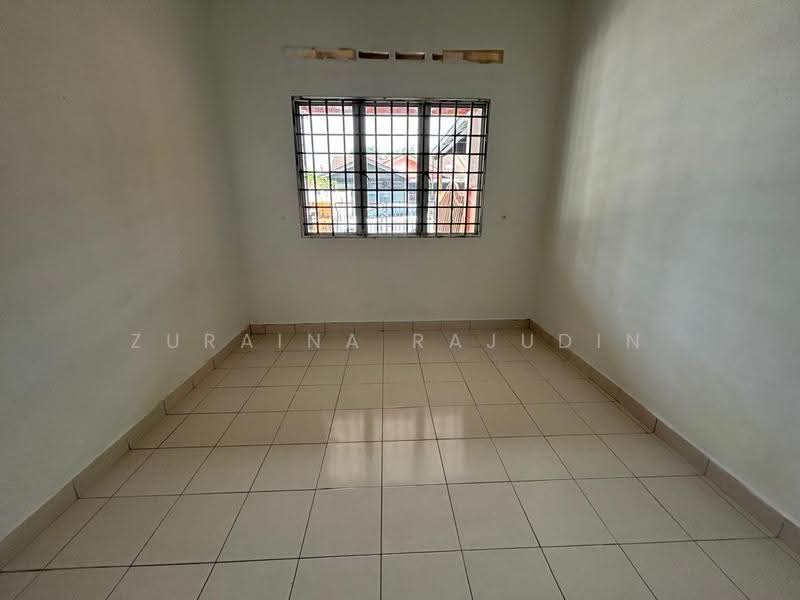 1-storey Terraced House for Sale in Taman Amansari Rahman Putra (Rawang) - Zuraina Rajudin - Interior - PropertyGuru.com.my
