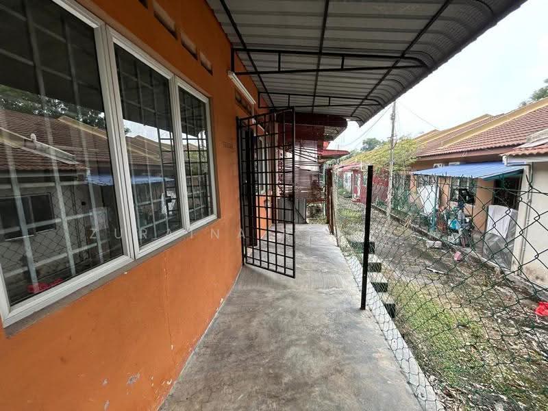 1-storey Terraced House for Sale in Taman Amansari Rahman Putra (Rawang) - Zuraina Rajudin - Exterior - PropertyGuru.com.my