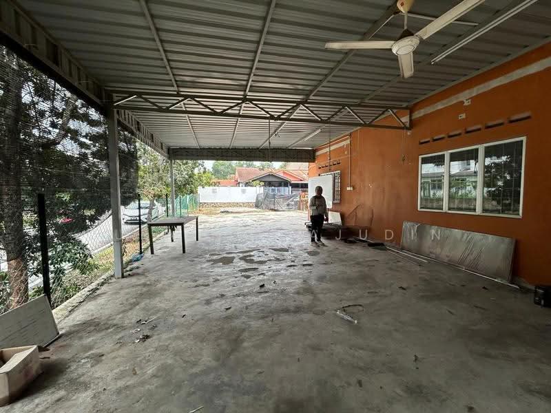 1-storey Terraced House for Sale in Taman Amansari Rahman Putra (Rawang) - Zuraina Rajudin - Exterior - PropertyGuru.com.my