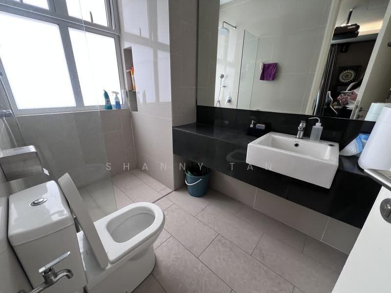 Rumah Berkembar untuk Dijual di Bandar Sungai Long (Selangor) - Shanny Tan - Bathroom - PropertyGuru.com.my