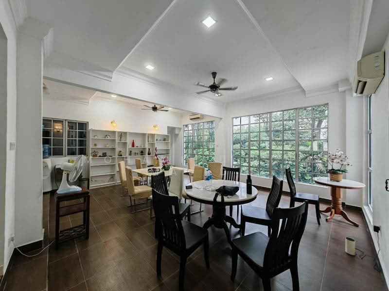 Rumah Banglo untuk Dijual di Bukit Rahman Putra (Sungai Buloh) - Mohammad Din Majid - Dining Room - PropertyGuru.com.my