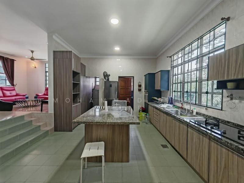 Rumah Banglo untuk Dijual di Bukit Rahman Putra (Sungai Buloh) - Mohammad Din Majid - Kitchen - PropertyGuru.com.my