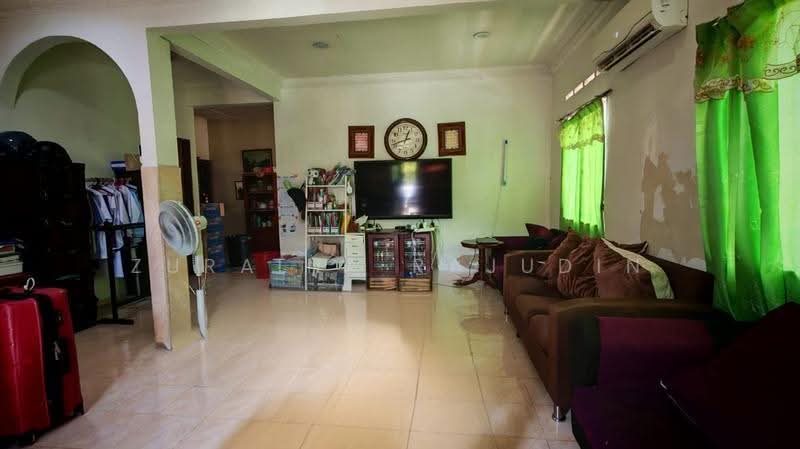 Rumah Banglo untuk Dijual di Taman Segambut (Jalan Kuching) - Zuraina Rajudin - Living Room - PropertyGuru.com.my