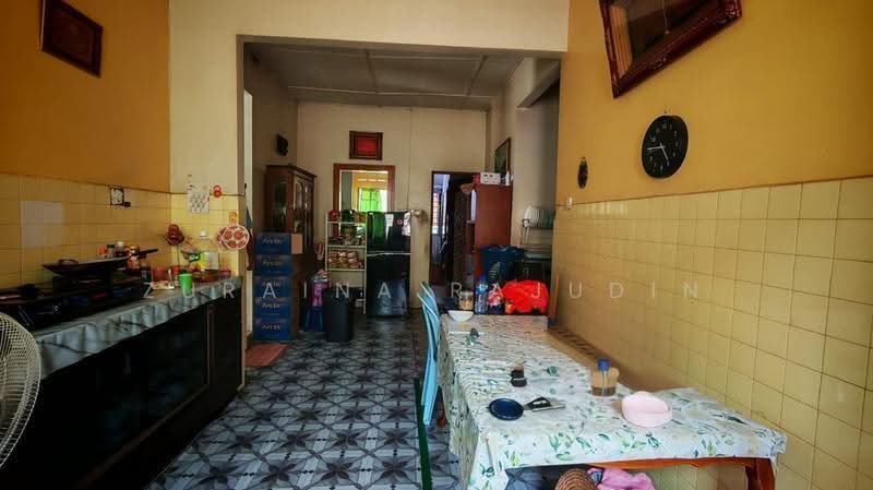 Rumah Banglo untuk Dijual di Taman Segambut (Jalan Kuching) - Zuraina Rajudin - Kitchen - PropertyGuru.com.my