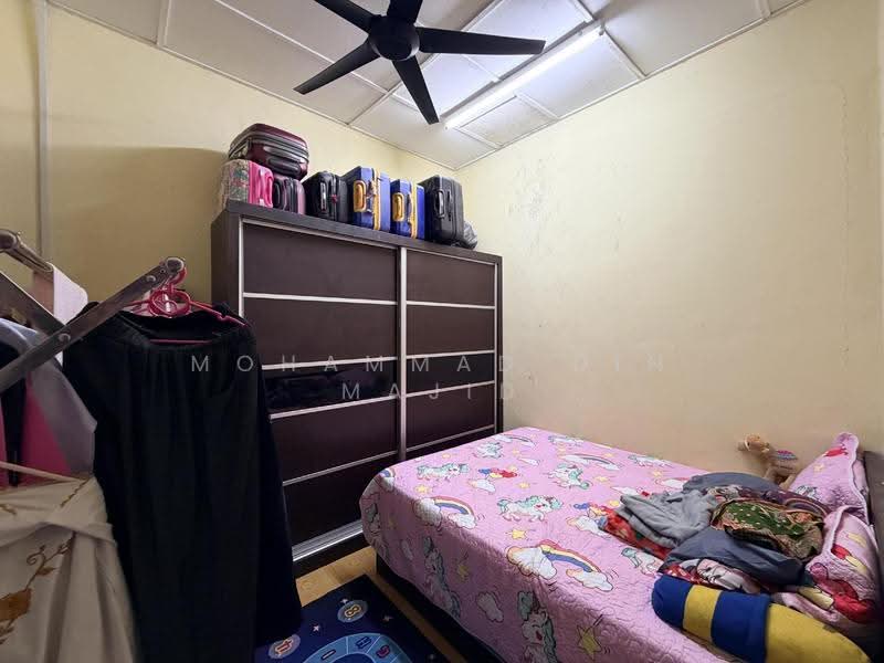 1-storey Terraced House for Sale in Bandar Mahkota Banting (Tanjong Duabelas) - Mohammad Din Majid - PropertyGuru.com.my
