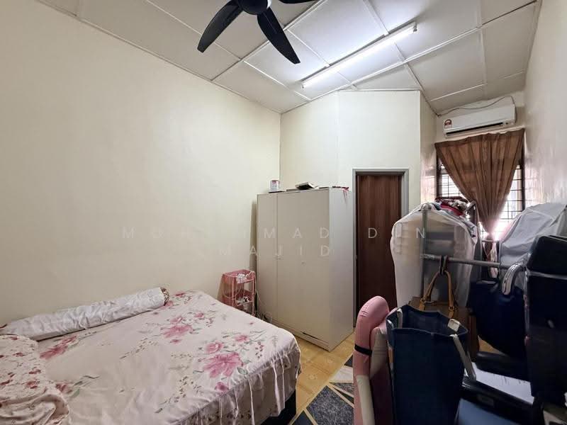 1-storey Terraced House for Sale in Bandar Mahkota Banting (Tanjong Duabelas) - Mohammad Din Majid - PropertyGuru.com.my