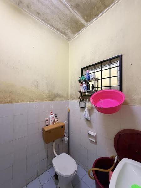 1-storey Terraced House for Sale in Bandar Mahkota Banting (Tanjong Duabelas) - Mohammad Din Majid - PropertyGuru.com.my